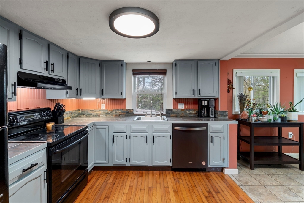 16 Oxford St, West Boylston, MA Photo #8