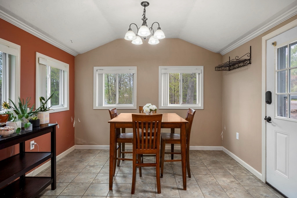 16 Oxford St, West Boylston, MA Photo #5
