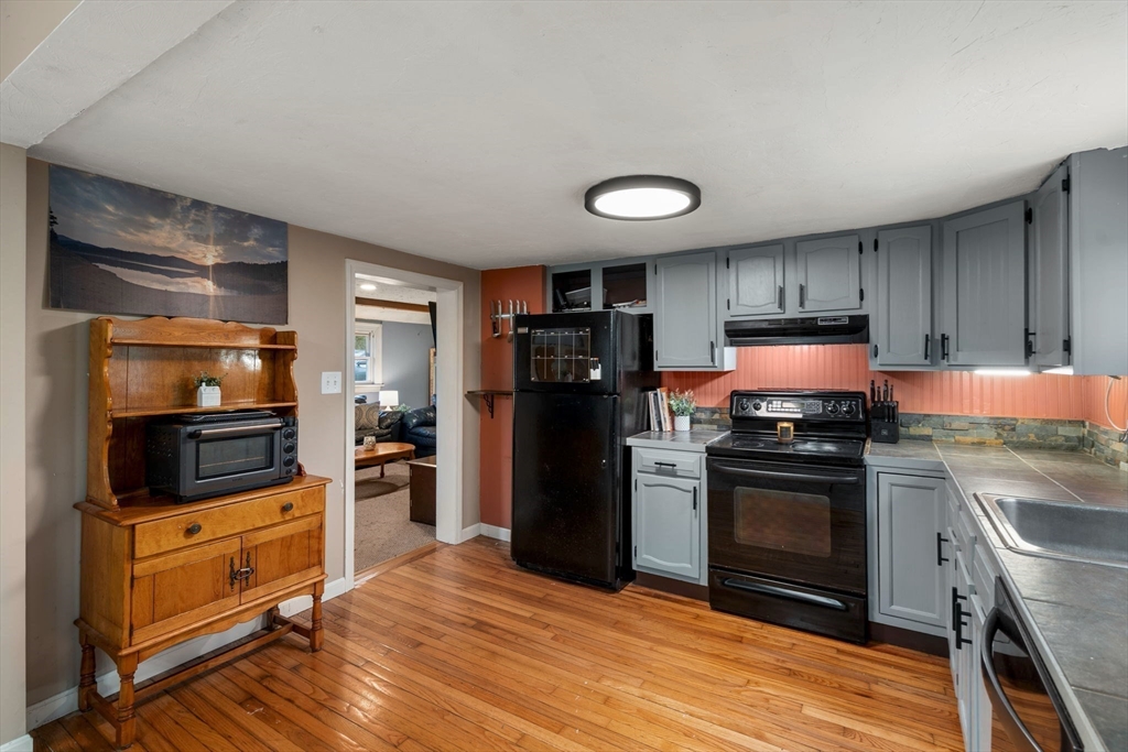16 Oxford St, West Boylston, MA Photo #9