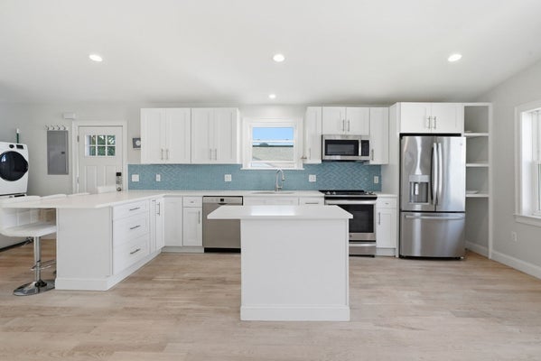 34 UNDERHILL ST # 4, WINTHROP, MA 02152 - Image 92ceda657fcaba2e787dbb4fb4a44d7d/2129817772