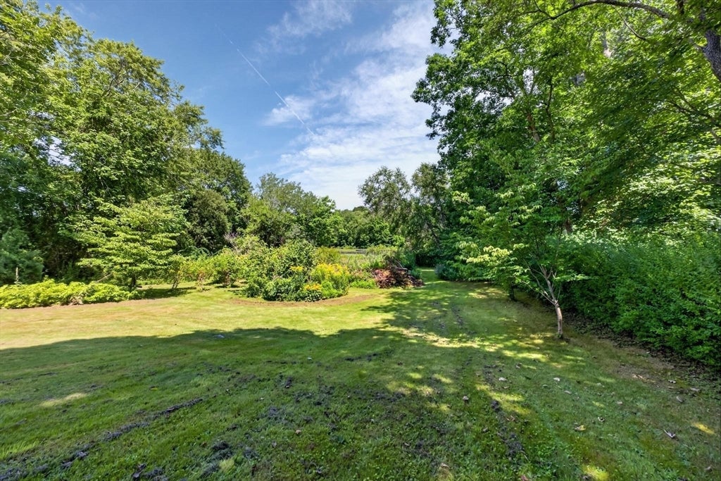 61 Highland Avenue, Dartmouth, MA Photo #35