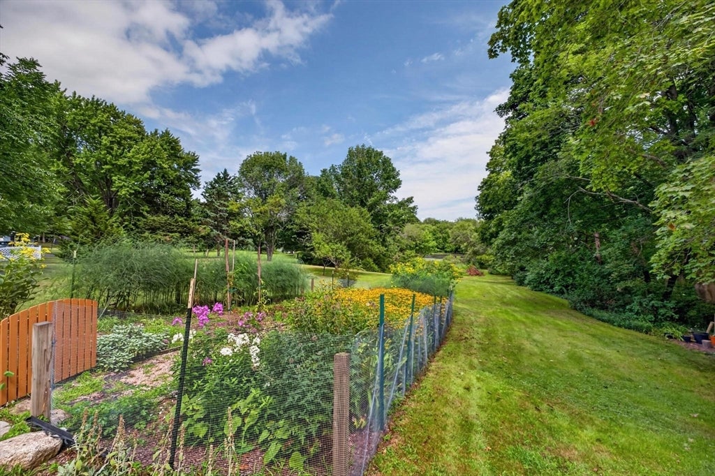 61 Highland Avenue, Dartmouth, MA Photo #34