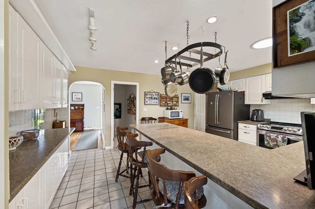 61 Highland Avenue, Dartmouth, MA Photo #8