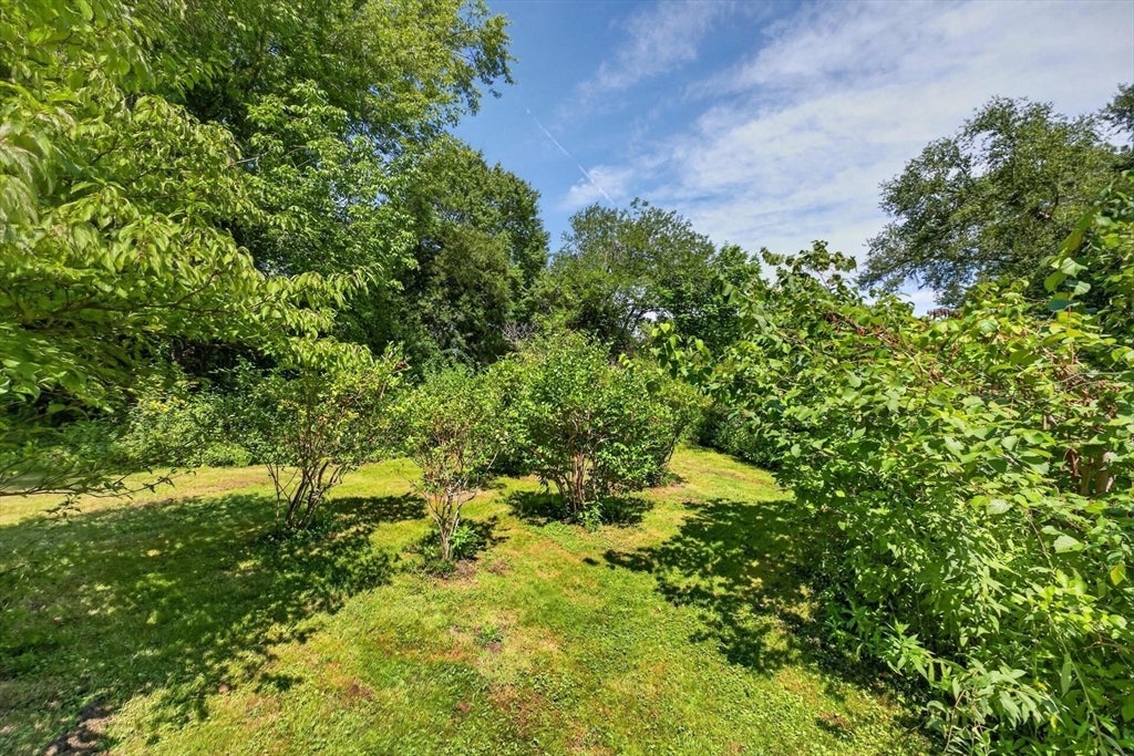 61 Highland Avenue, Dartmouth, MA Photo #36