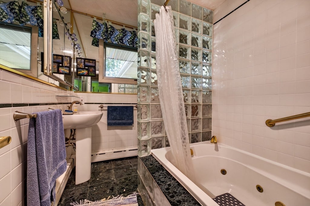61 Highland Avenue, Dartmouth, MA Photo #16