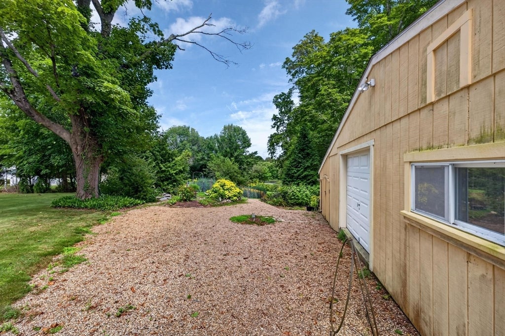 61 Highland Avenue, Dartmouth, MA Photo #24