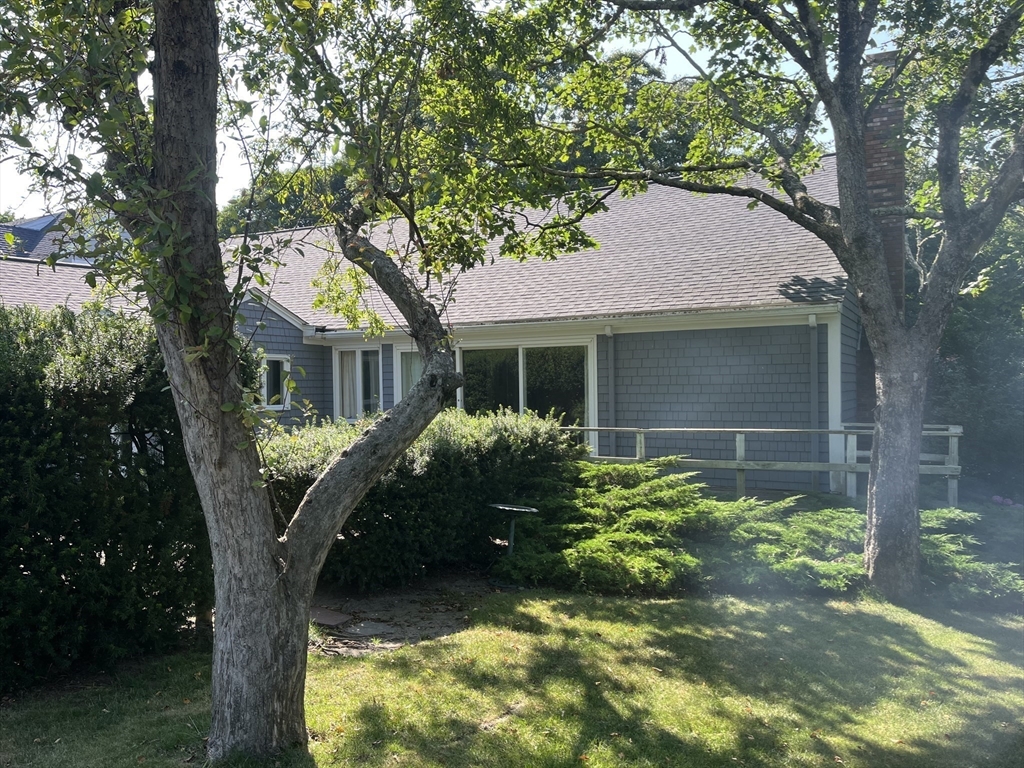89 Swift Ave