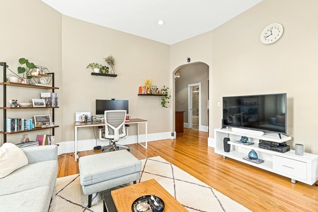 271 Dartmouth St 5C
