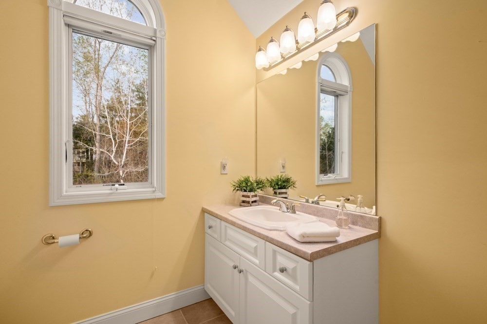 16 Hawkins Pond Lane, Salem, NH Photo #35