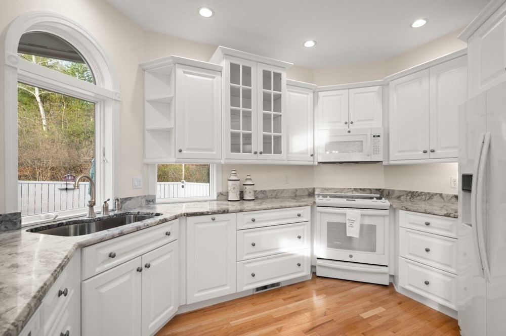 16 Hawkins Pond Lane, Salem, NH Photo #25