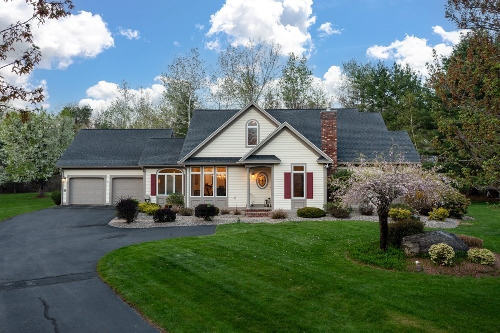 16 Hawkins Pond Lane, Salem, NH Photo #3
