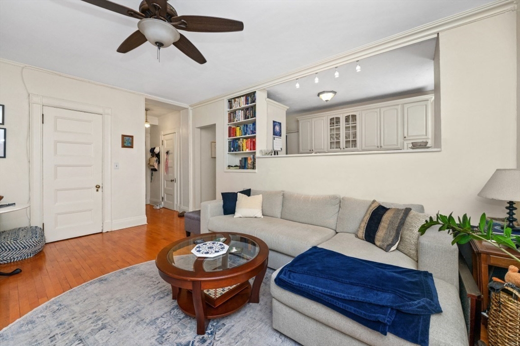 21 Beacon Street 2E