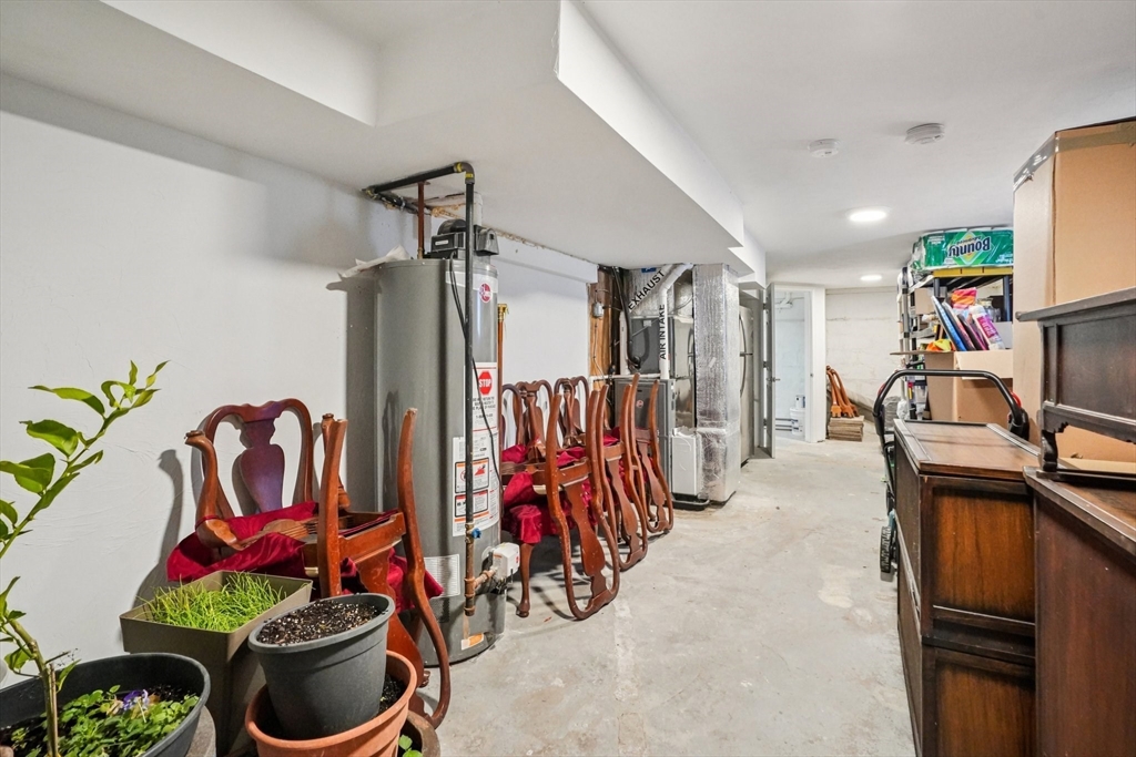 Belmont, Massachusetts 02478, United States, 2 Bedrooms Bedrooms, ,2 BathroomsBathrooms,Residential,Active,239259