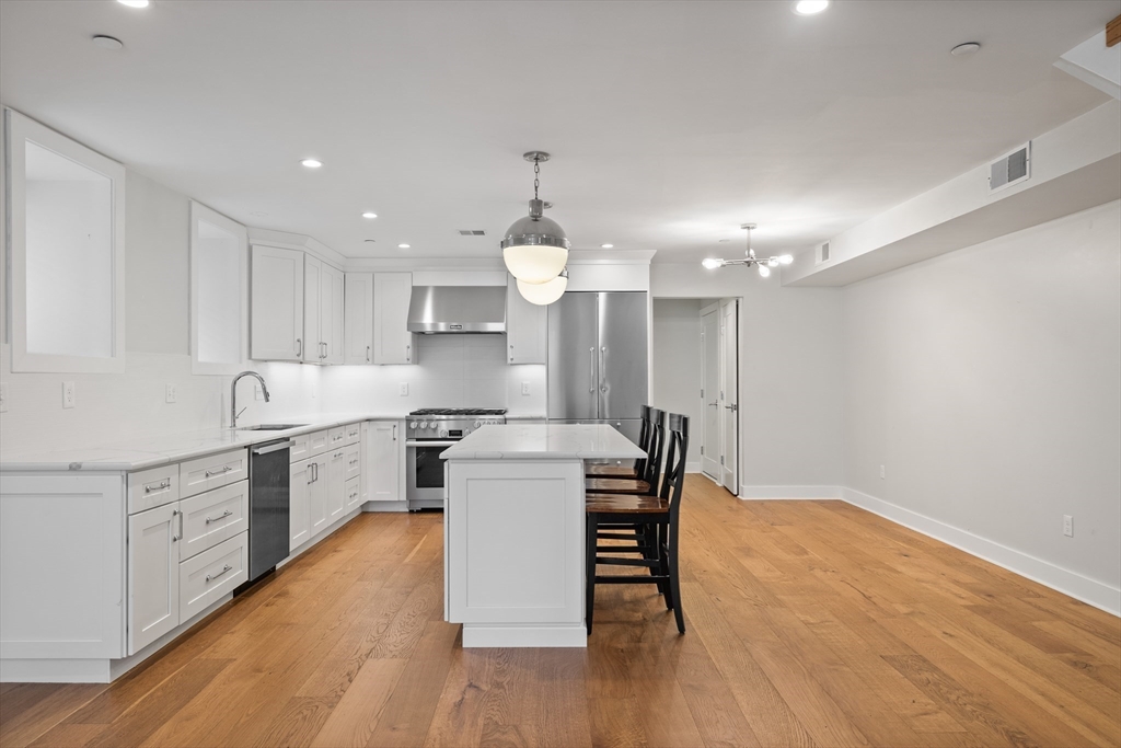 386 Windsor St 1