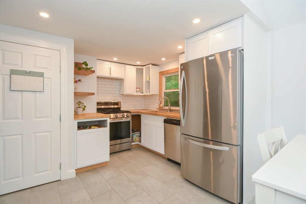 133 Deforest St