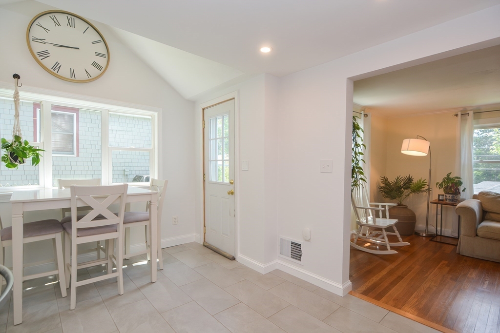 133 Deforest St