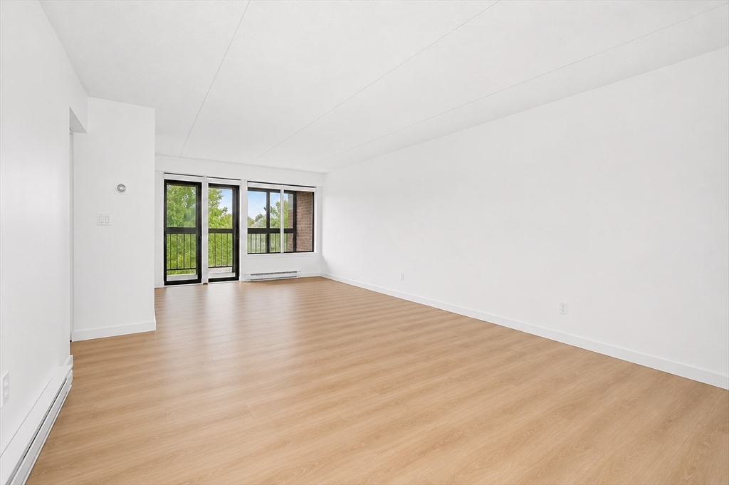 49 Melrose St 4B