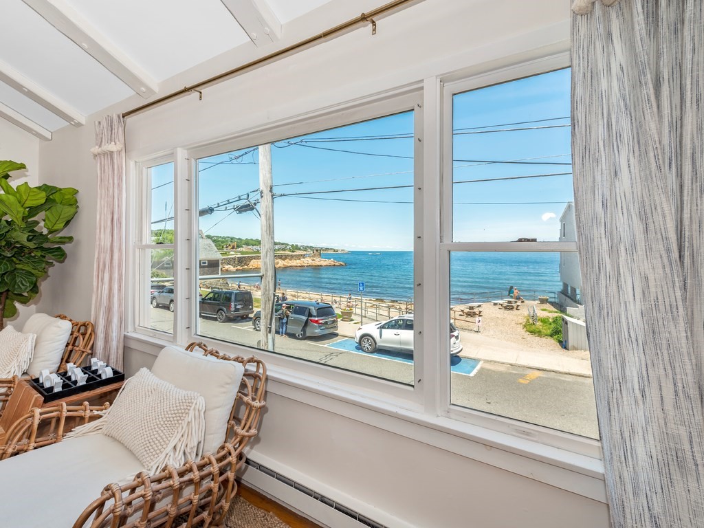 8 Beach St