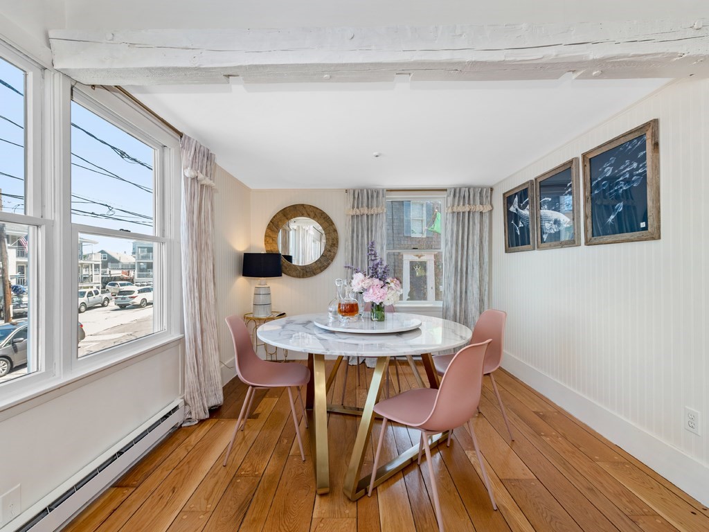 8 Beach St