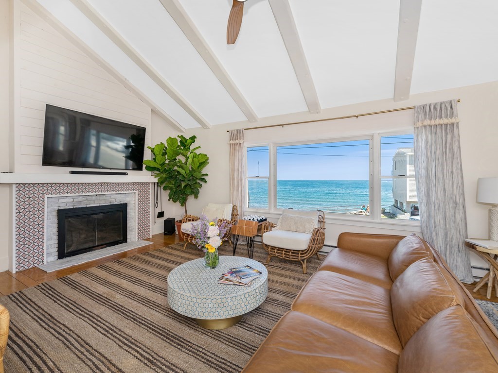 8 Beach St