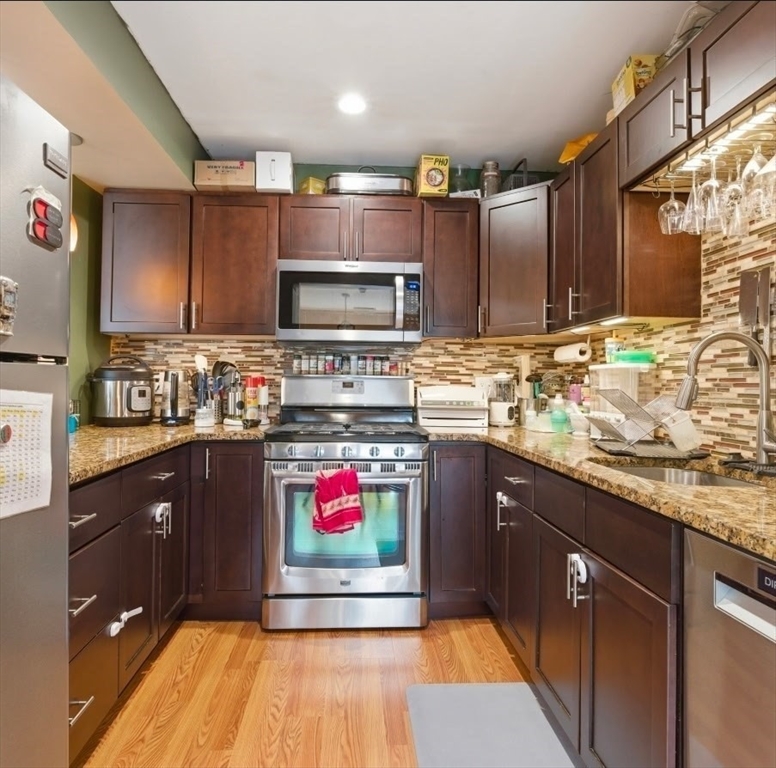 64 Rosewood Dr 64