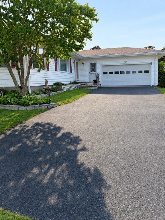156 Eastview Ave