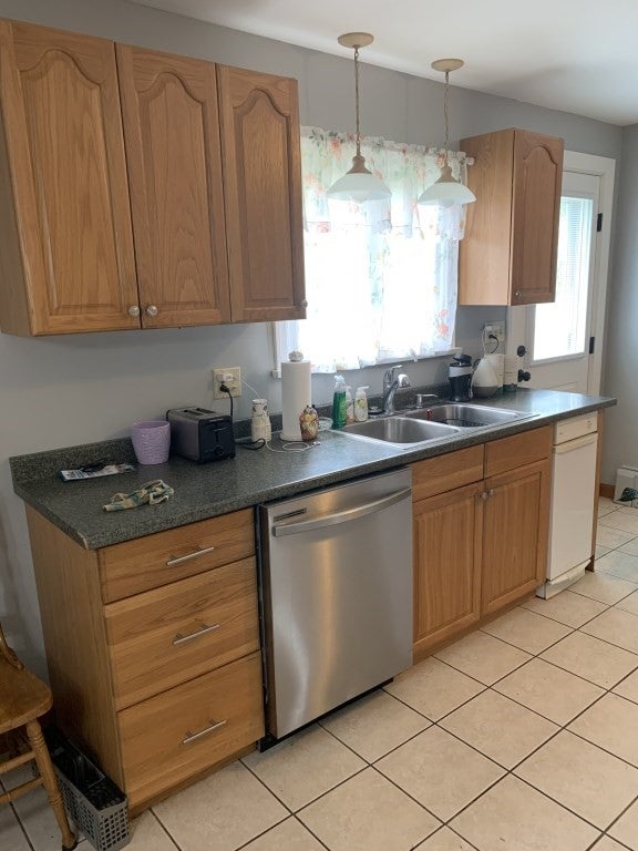 156 Eastview Ave, Somerset, MA Photo #16