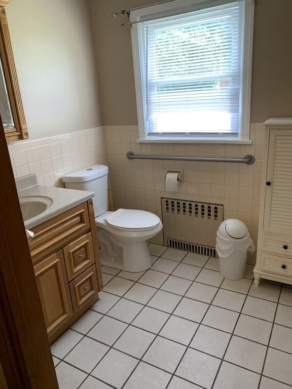156 Eastview Ave, Somerset, MA Photo #25