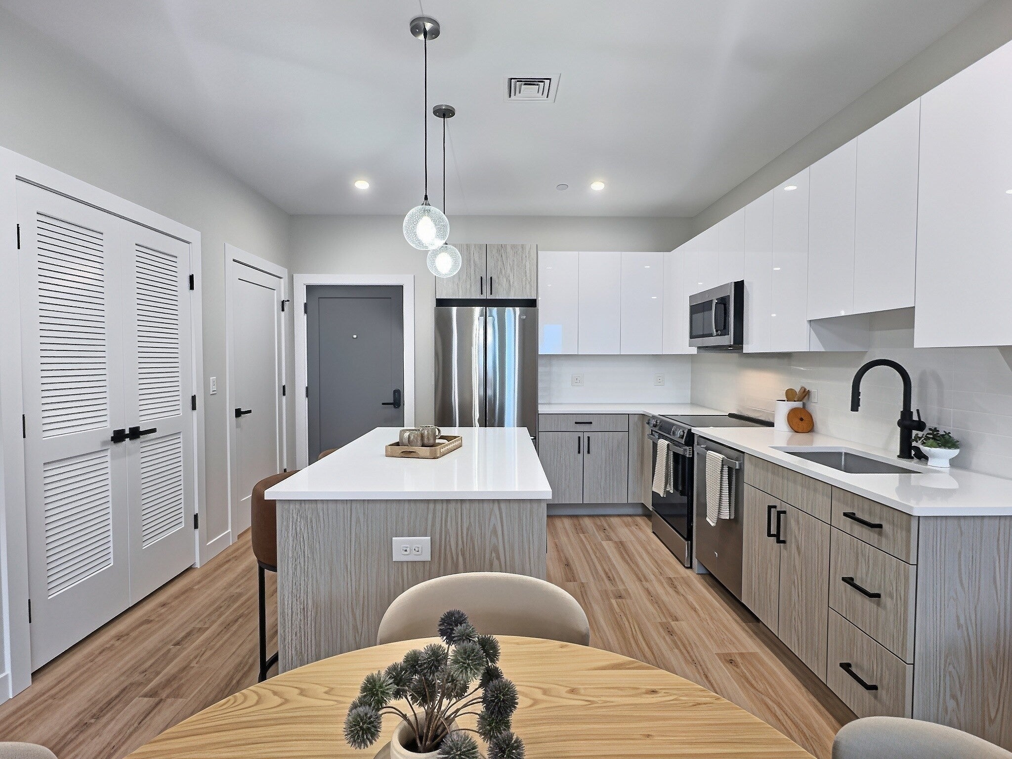 1305 Hyde Park Ave #209, Boston, MA, 1305 Hyde Park Ave #209, Boston, MA Photo #1