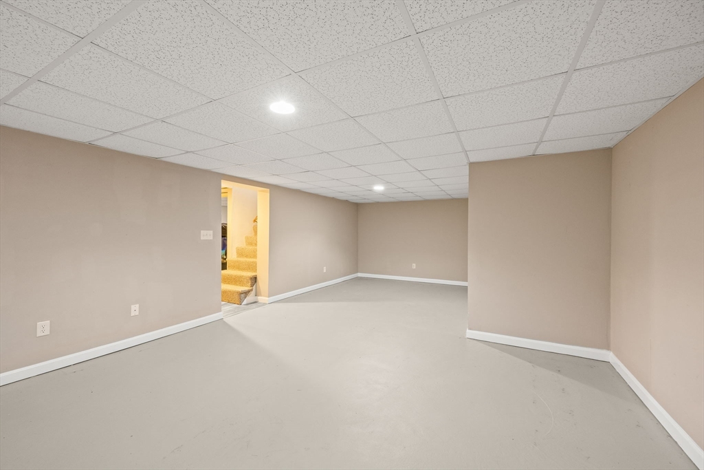 Dennis, Massachusetts 02660, United States, 3 Bedrooms Bedrooms, ,3 BathroomsBathrooms,Residential,Pending,101303