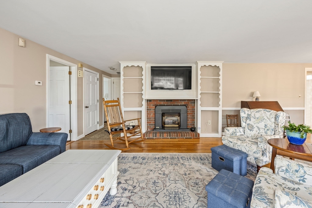 Dennis, Massachusetts 02660, United States, 3 Bedrooms Bedrooms, ,3 BathroomsBathrooms,Residential,Pending,101303