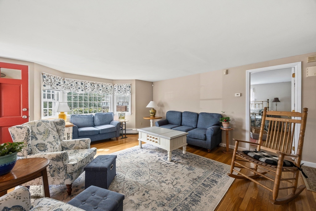 Dennis, Massachusetts 02660, United States, 3 Bedrooms Bedrooms, ,3 BathroomsBathrooms,Residential,Pending,101303