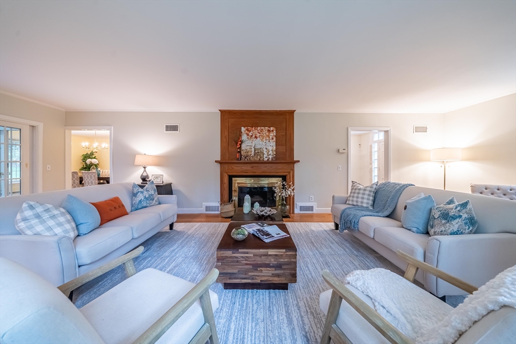 103 Outlook Dr