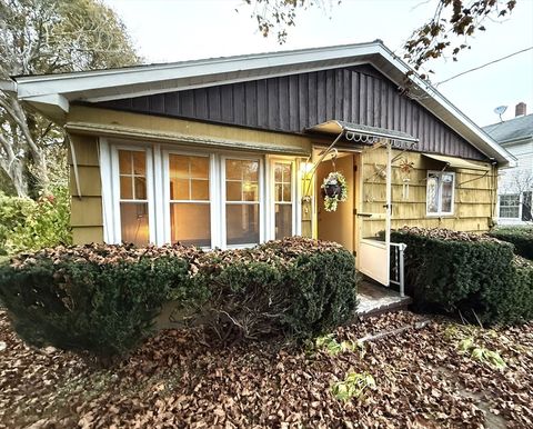 19 First St Webster MA 01570