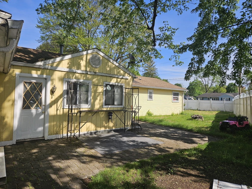 20 Treetop Ave