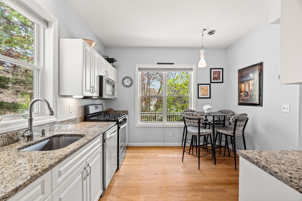 27 Pond Ln 27