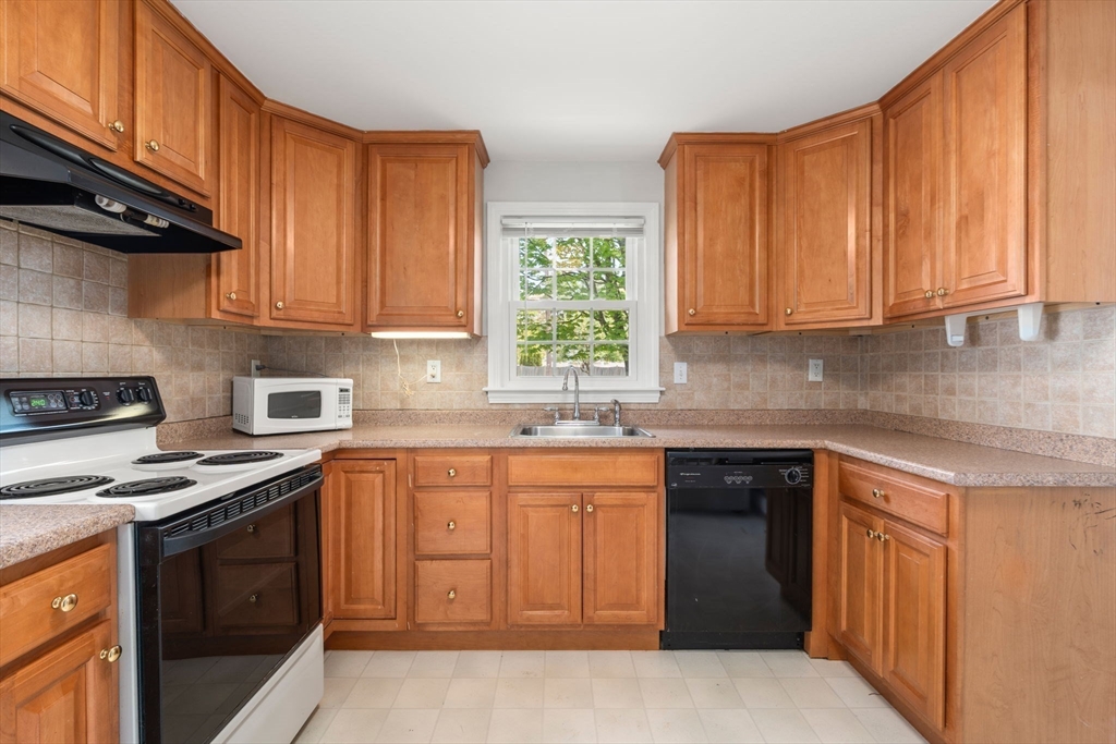 8 Sunset Drive, Framingham, MA Photo #8