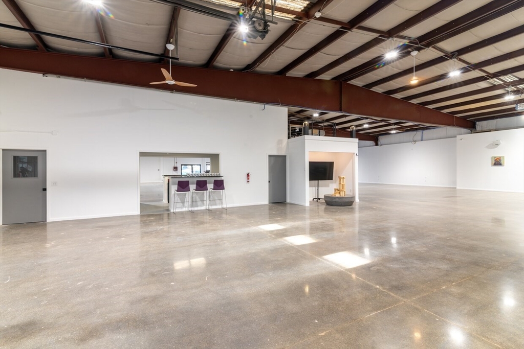 1155 Victory Hwy