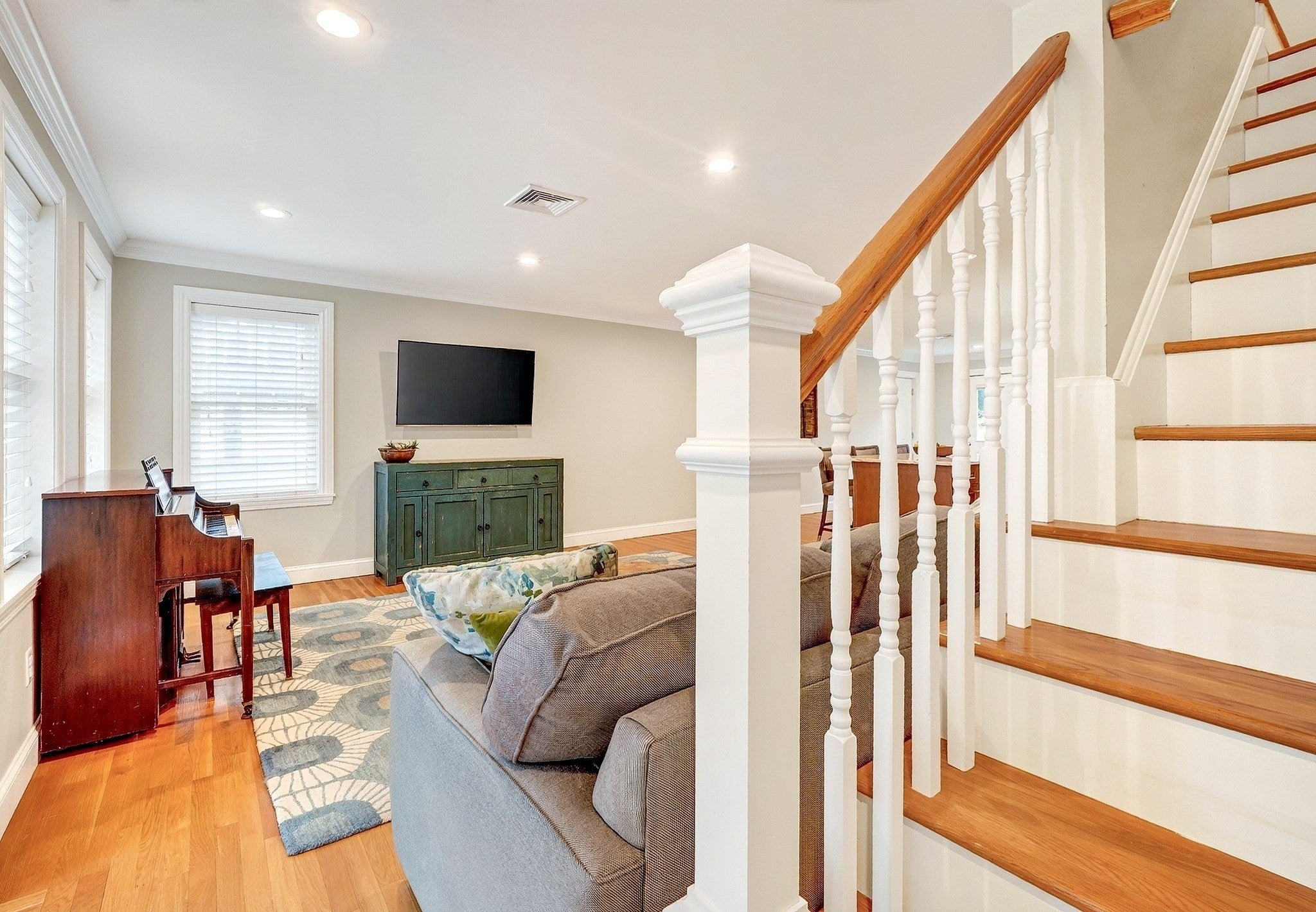 19 Rockwood St, Melrose, MA Photo #6