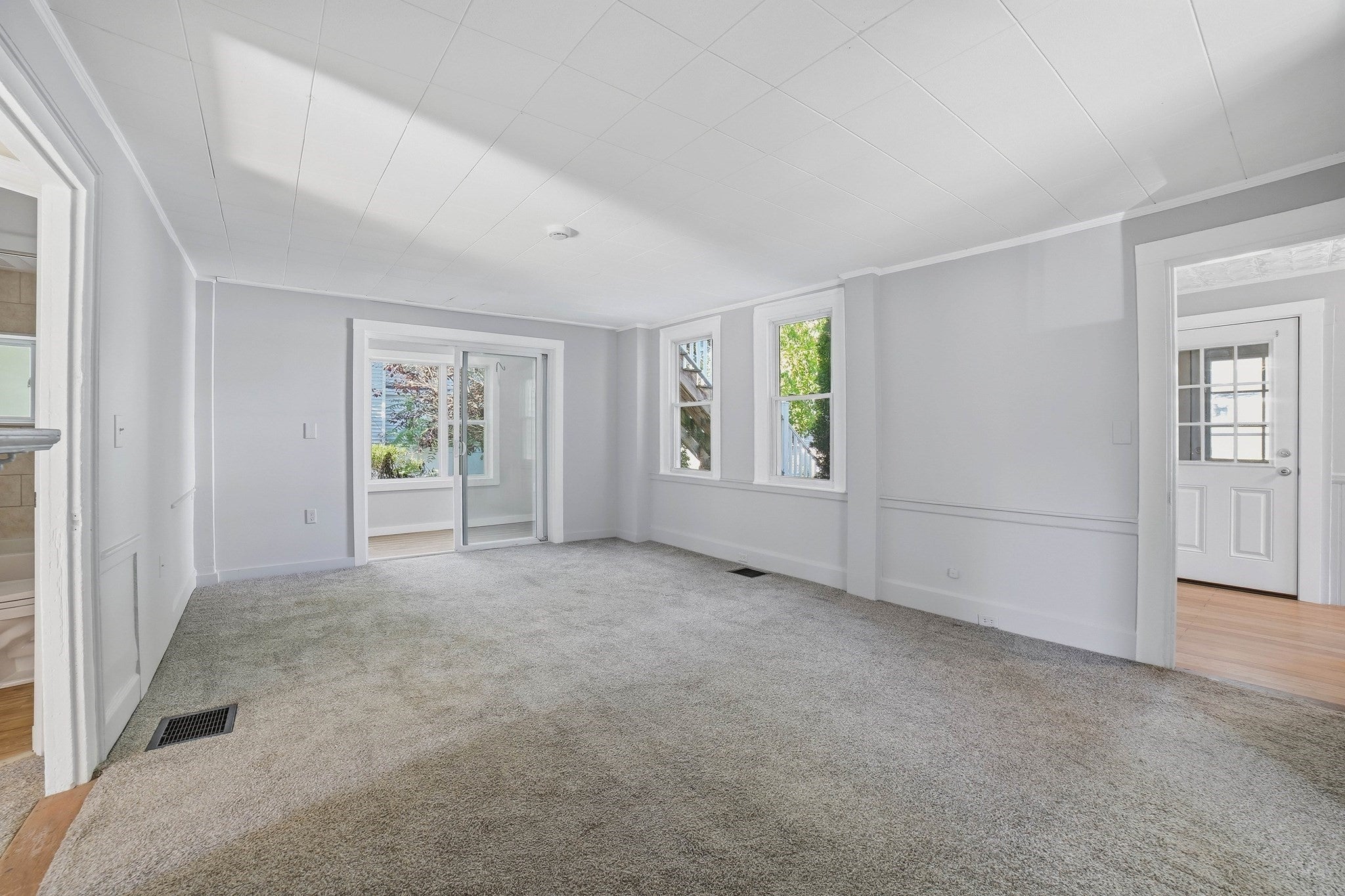 24 Collins, Amesbury, MA Photo #5