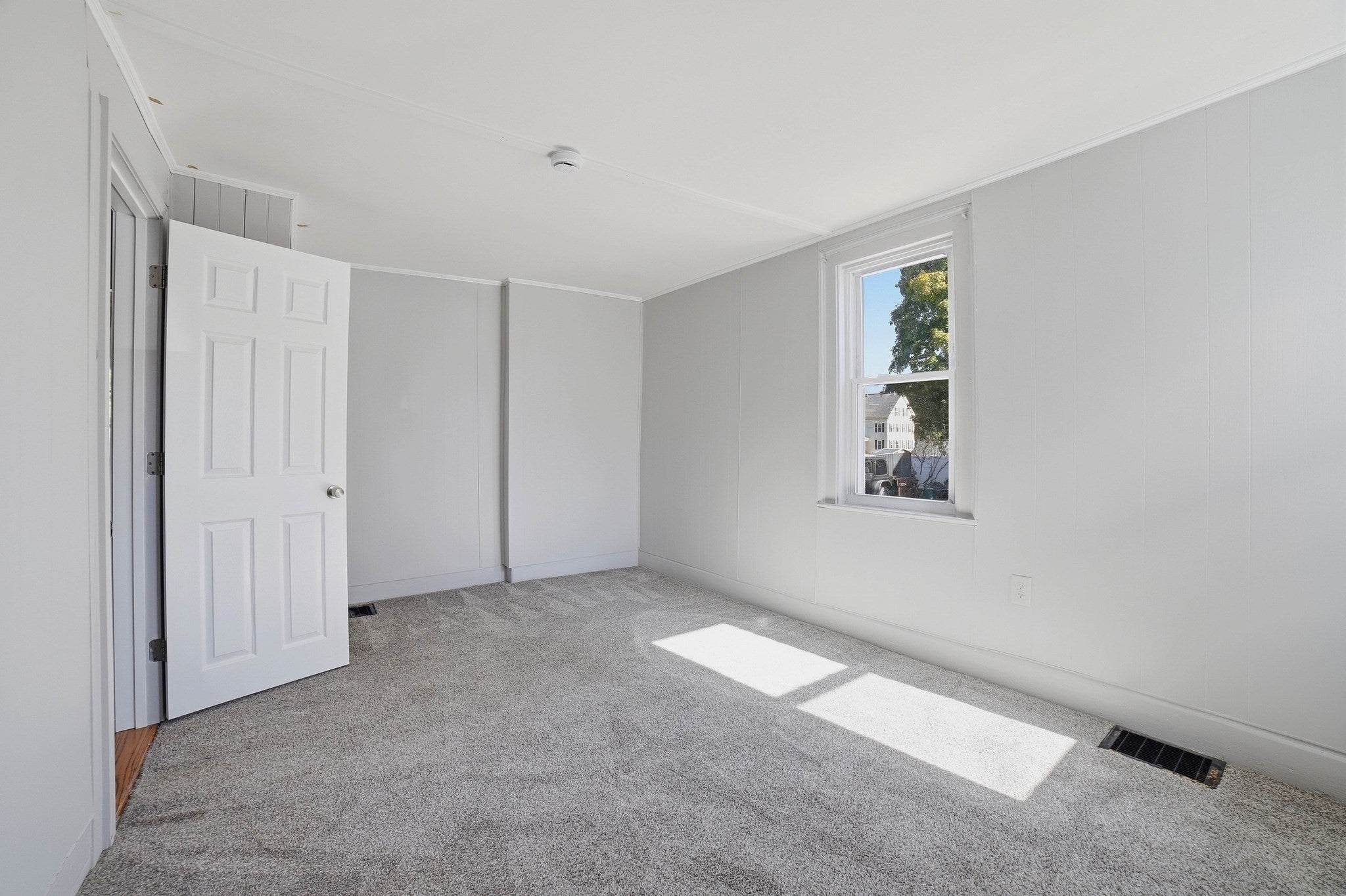 24 Collins, Amesbury, MA Photo #13