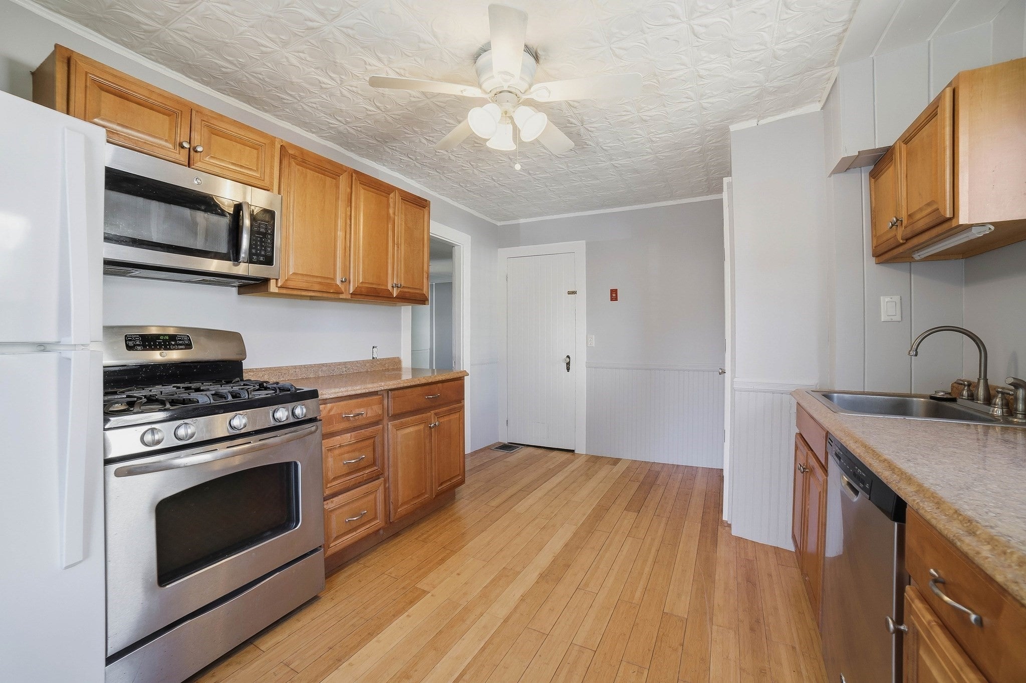 24 Collins, Amesbury, MA Photo #2