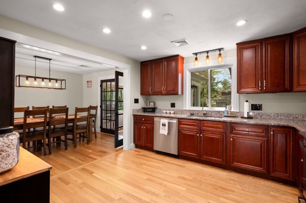 18 Aurele Cir, Reading, MA, 18 Aurele Cir, Reading, MA Photo #12