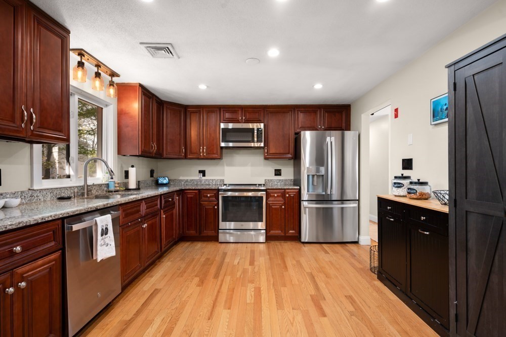 18 Aurele Cir, Reading, MA, 18 Aurele Cir, Reading, MA Photo #10