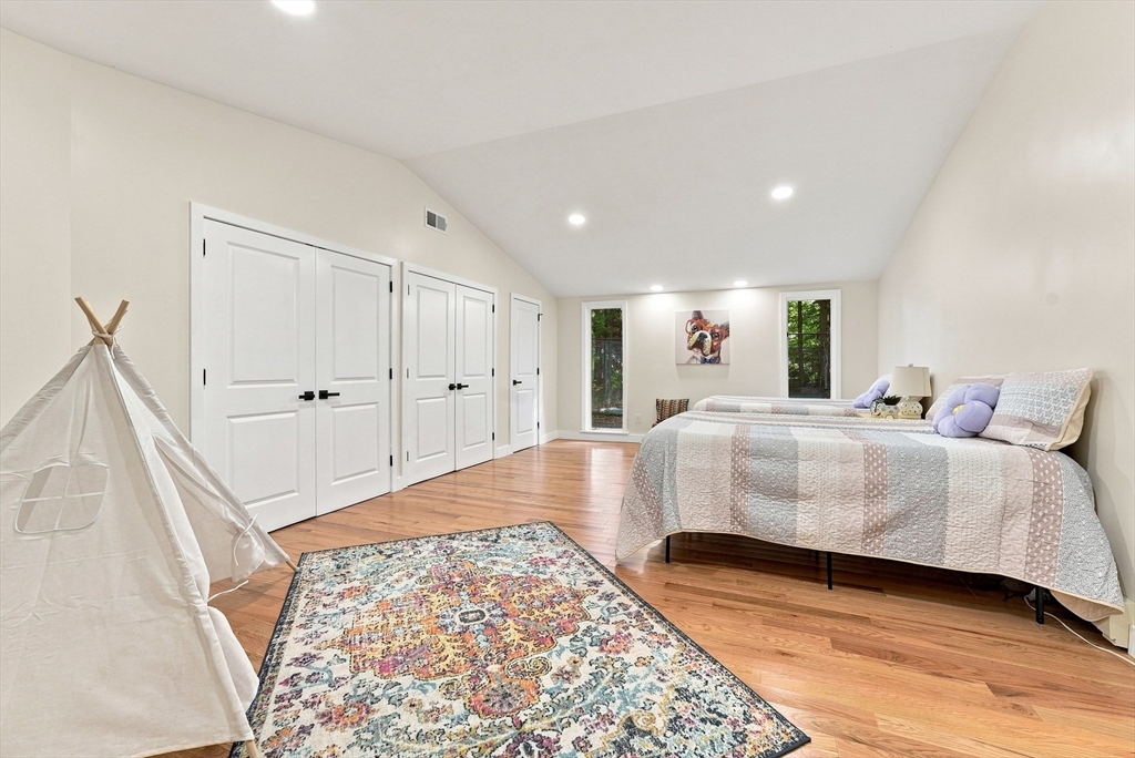20 Longfellow Rd, Holyoke, MA, 20 Longfellow Rd, Holyoke, MA Photo #18