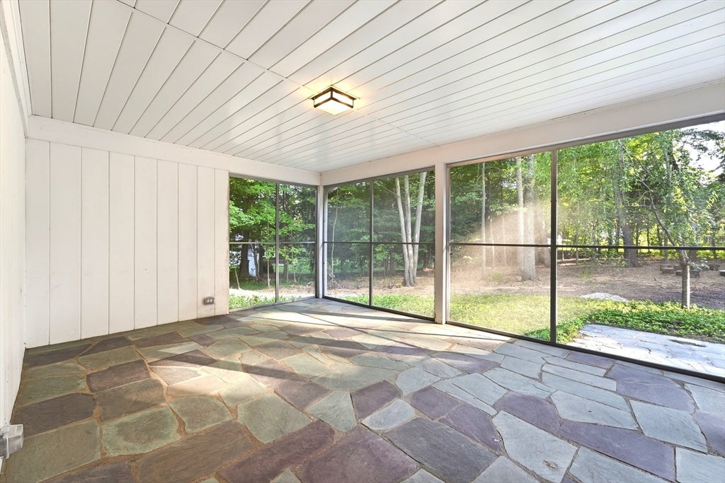20 Longfellow Rd, Holyoke, MA, 20 Longfellow Rd, Holyoke, MA Photo #35