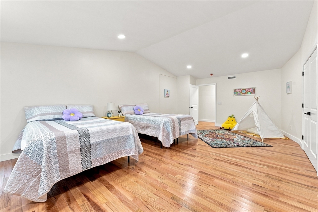 20 Longfellow Rd, Holyoke, MA, 20 Longfellow Rd, Holyoke, MA Photo #19