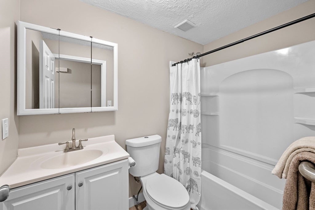 68 Lantern Ln #7, Dracut, MA, 68 Lantern Ln #7, Dracut, MA Photo #23