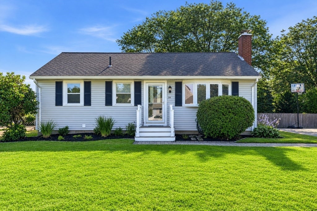 Photo of 16 Robert Ave, Woburn, MA