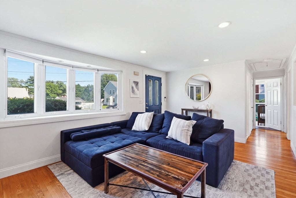 16 Robert Ave, Woburn, MA, 16 Robert Ave, Woburn, MA Photo #5